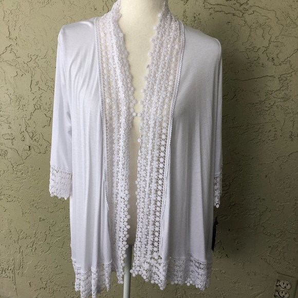 Women’s Small fever White Top - Picture 1 of 2